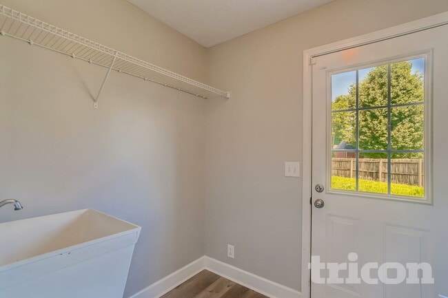 Foto del edificio - 2718 Annapolis Ct