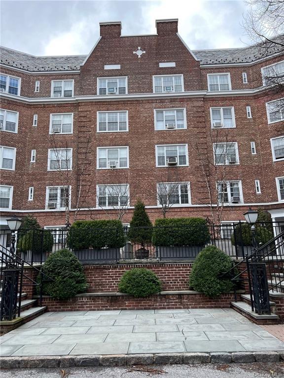 5 Midland Gardens Unit 1L, Bronxville, NY 10708 Condo for Rent in Bronxville, NY