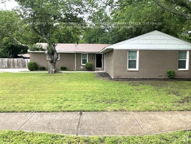 Building Photo - 3820 Norton Dr