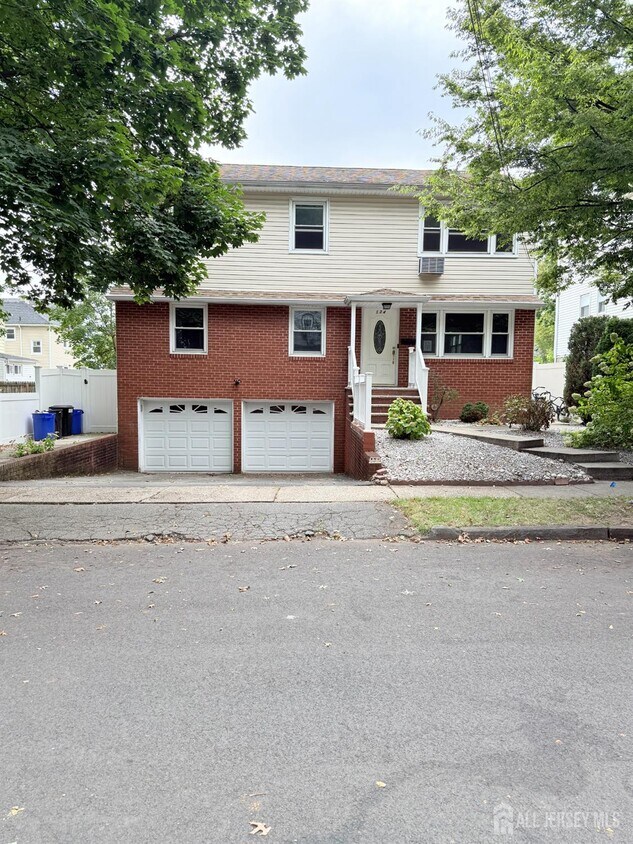 Foto principal - 134 Oak St