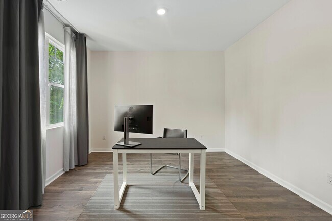 Foto del edificio - 3645 Beaconfield Ct SE