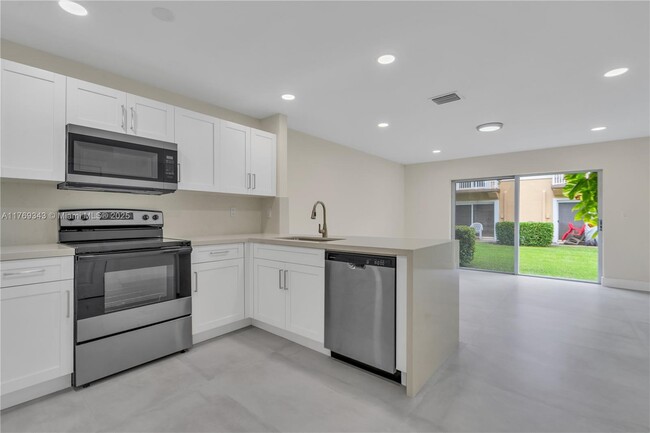Building Photo - 3167 SW 129th Ter