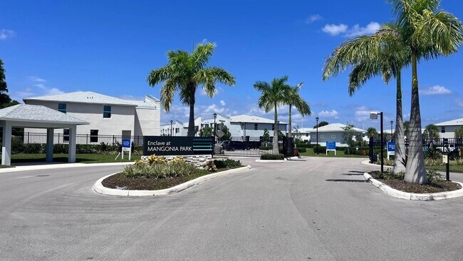 Foto del edificio - 5671 Enclave Dr