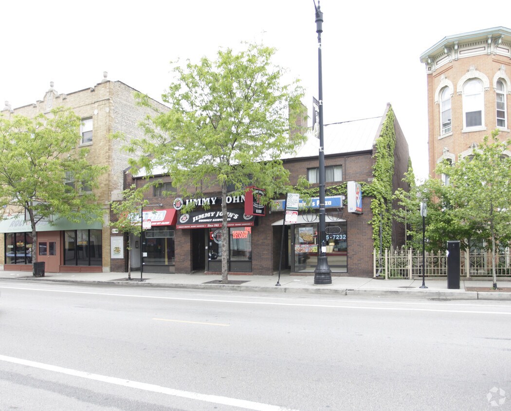 Primary Photo - 2231-2233 N Lincoln Ave