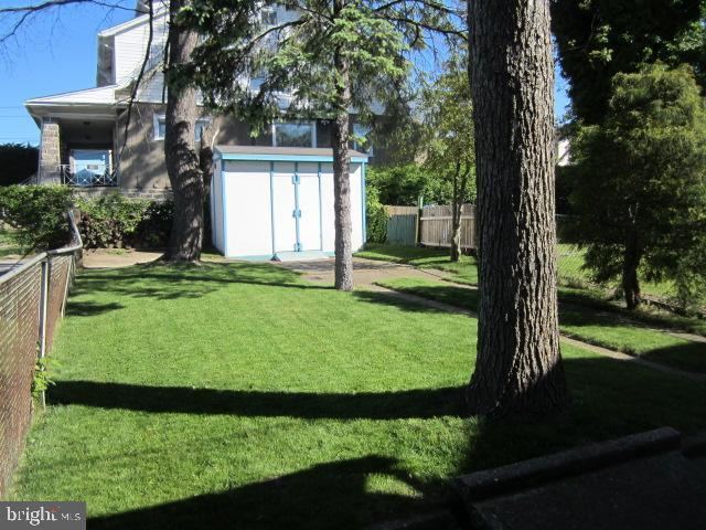 Foto del edificio - 619 Baily Rd