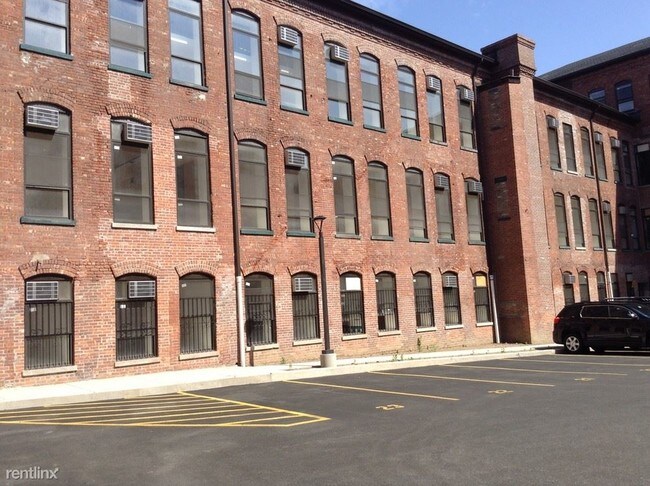 Building Photo - 22 Morton St