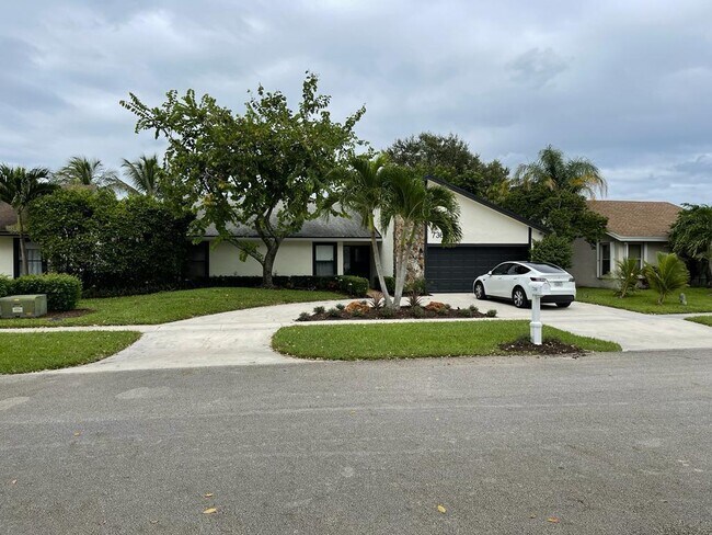 Building Photo - 7360 San Sebastian Dr