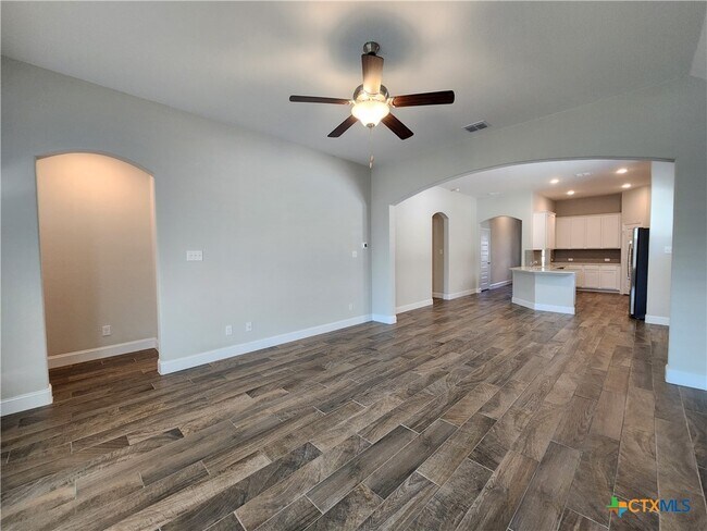 Foto del edificio - 1324 Spring Row St