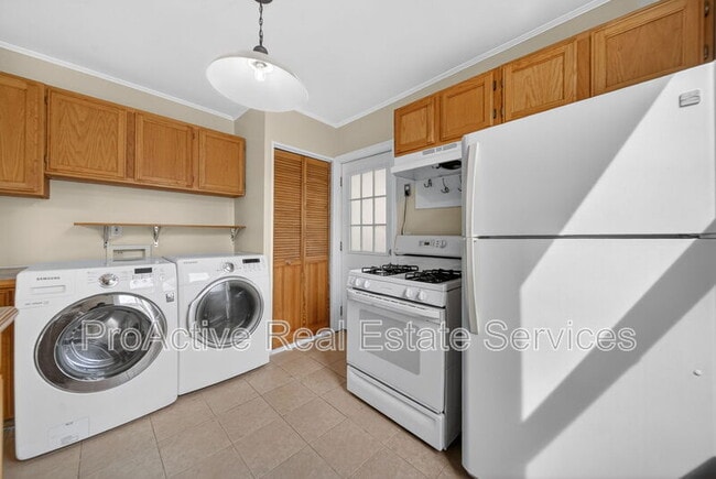 Building Photo - 1004 Woronoca Ave