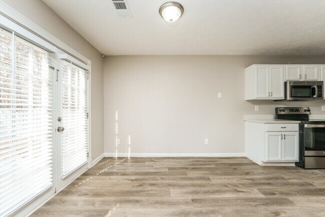 Foto del edificio - 731 Sugar Oak Ln