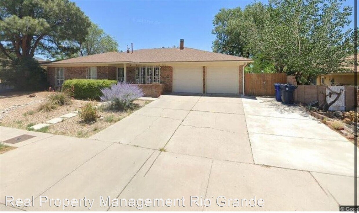 4 br, 2 bath House 9620 Admiral Dewey Av... House Rental in