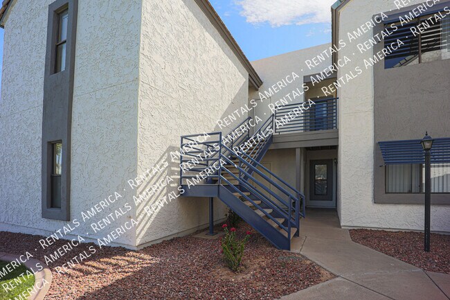 Foto del edificio - 855 N Dobson Rd