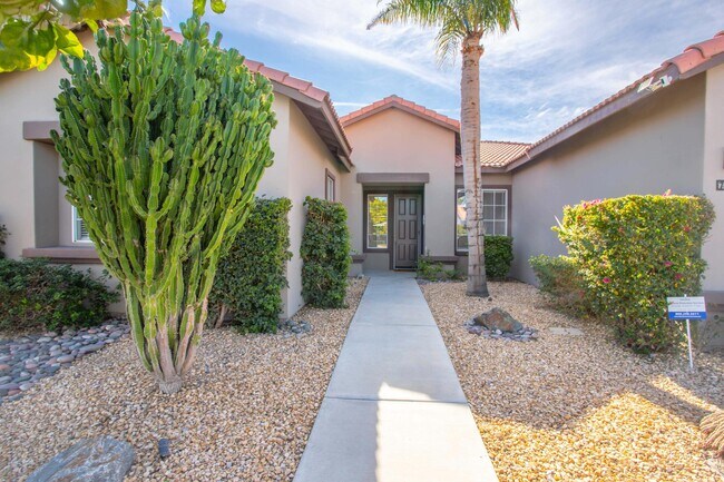 Building Photo - 74629 Lavender Way