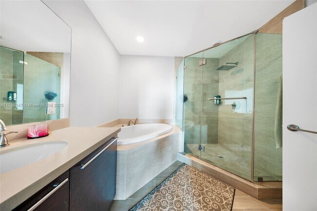 Foto del edificio - 7928 East Dr