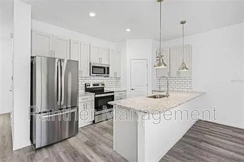 Primary Photo - 5205 30th St SW