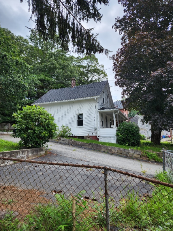 Building Photo - 302 Laurel Hill Ave