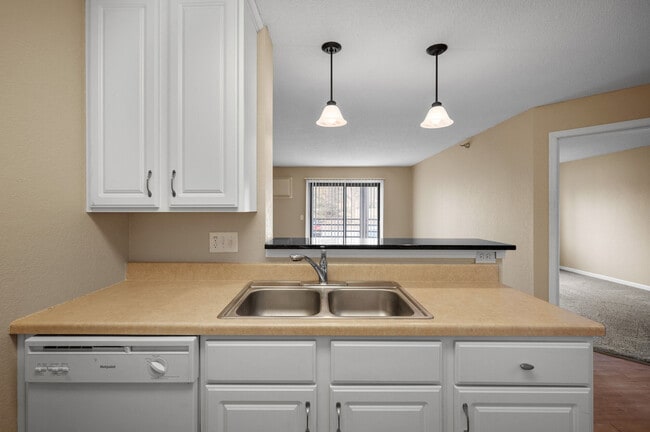 Building Photo - Sterling Ponds Apartments