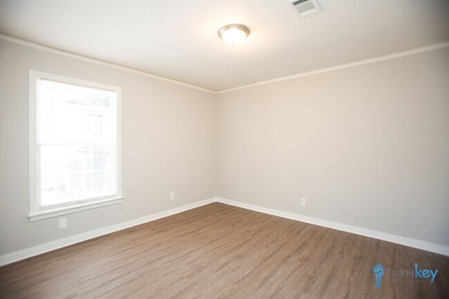 Building Photo - 1600 Orange St