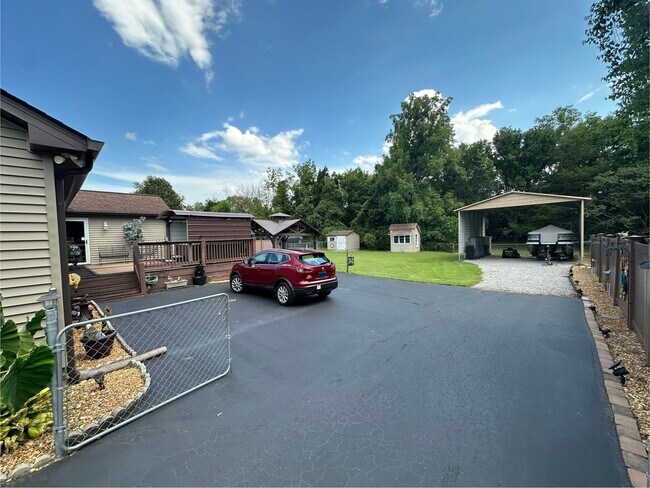 Building Photo - FULLY FURNISHED, SINGLE-FAMILY HOME IN NOR...