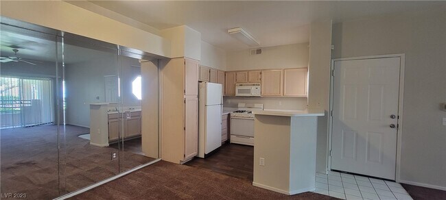 Foto del edificio - 5415 W Harmon Ave