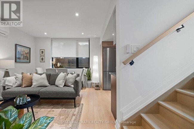 Building Photo - 130 Glenora St