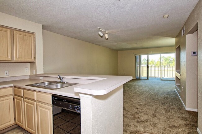 Foto del edificio - Hunters Creek - Gated Community 2/2 Condo