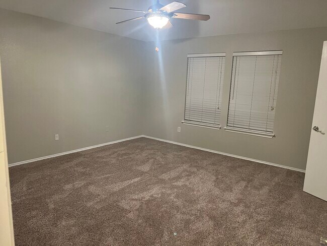 Foto del edificio - 9112 Whistlewood Dr