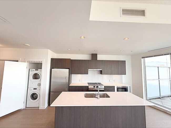 Photo du bâtiment - Centre West - 2502 Penthouse