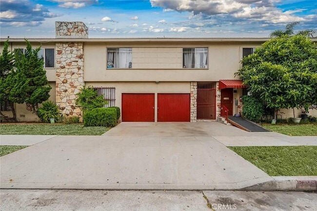 Building Photo - 901 Linden Ave