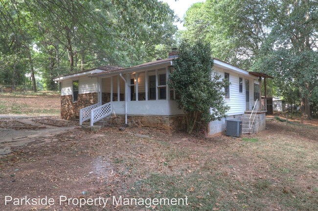 Building Photo - 2 br, 1 bath House - 2000 Fowler Rd