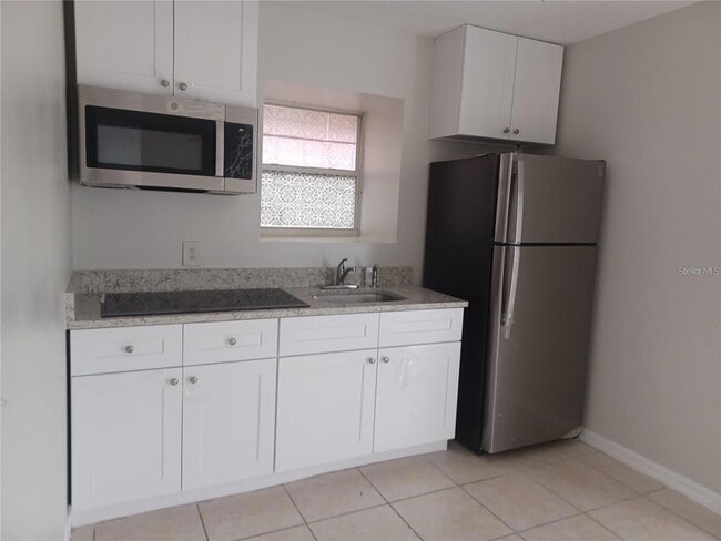 Building Photo - 636.5 Orchid Dr