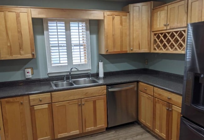remodeled kitchen all appliances incld - 114 Maple St