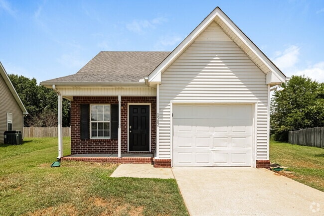 Building Photo - 1502 Killarney Dr