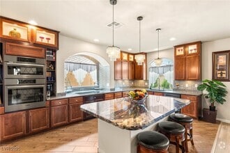 Building Photo - 6595 Creekside Cellars Ct