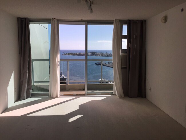Foto del edificio - For Rent - 215 North King St. #2205