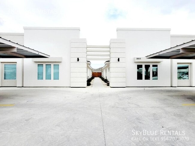 Foto del edificio - 3803 Las Vistas Ln