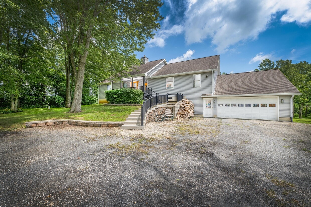 Primary Photo - 5635 Van Fossen Rd