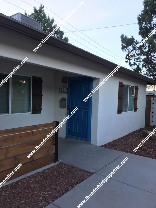 Primary Photo - 1317 San Mateo Blvd SE