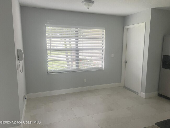 Foto del edificio - 761 Glencove Ave NW