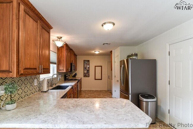 Building Photo - 4512 Alamo Dr