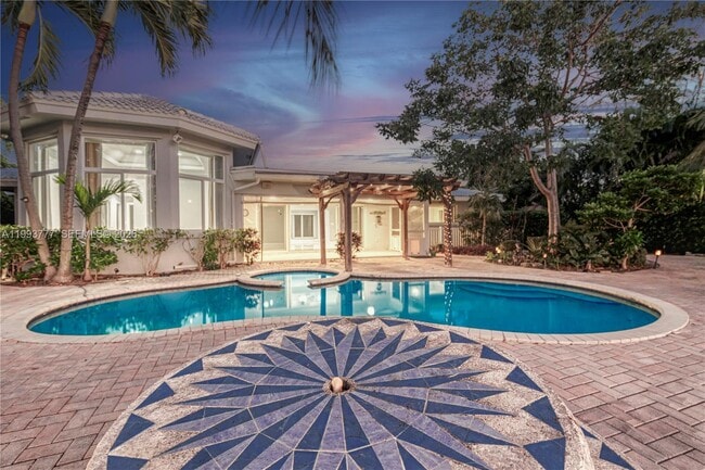 Building Photo - 2801 Coral Shores Dr