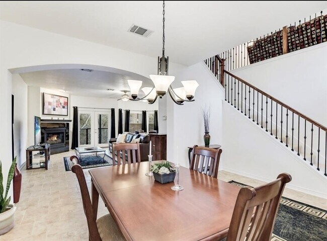 Foto del edificio - 9326 Knoll Crest Loop