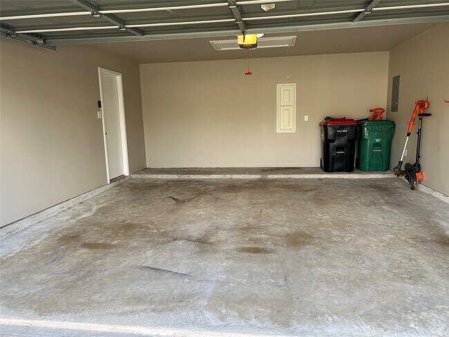 Foto del edificio - 14834 Waverly Hill Ln