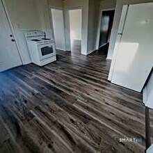 Building Photo - 28 Wilson St