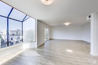Building Photo - 2137 Lombard St