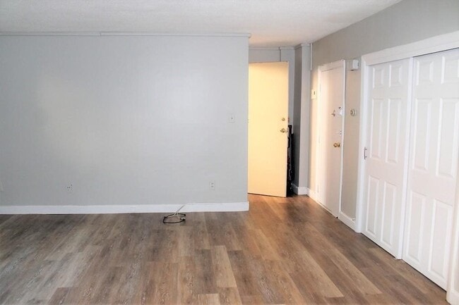 Building Photo - 67 Colborne Rd
