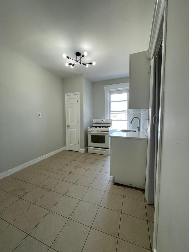 Building Photo - 180 Garfield Ave