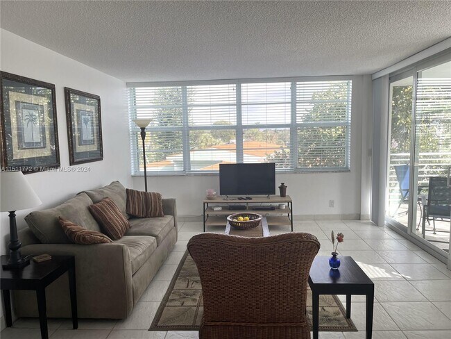 Foto del edificio - 2751 Taft St