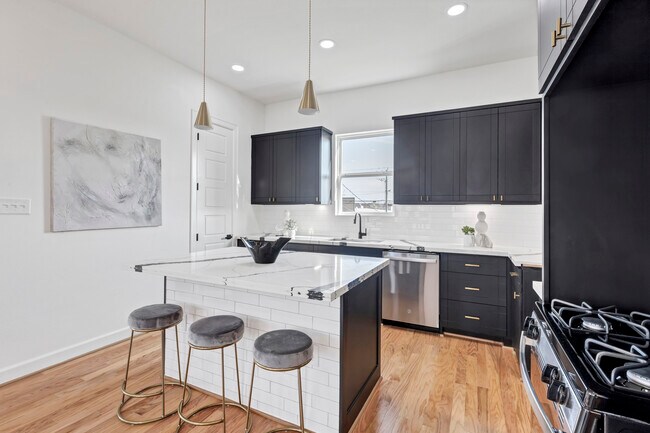 Foto del edificio - 1228 E 23rd St