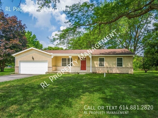 Building Photo - Beautiful ranch style 3 bedroom 2 bathroom...